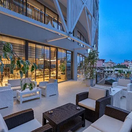 Crown Sunshine Ultra Hotel 5*